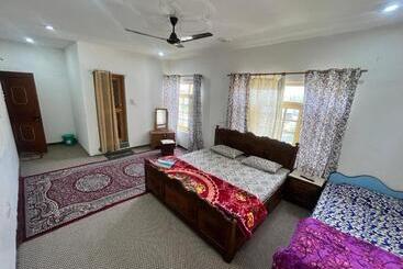 Hotel Shahin Heritage And Homestays