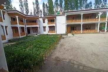 Pension Losar Guest House Ladakh By Lexstays