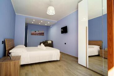 پانسیون Maccuro Luxury Apartment Blu