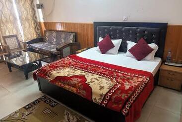 Отель 7  High Rock