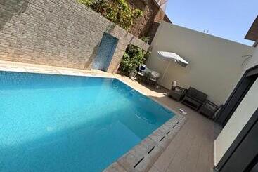 Pensionat Villa Avec Piscine 2 Chambres 2 Salon 1 Cuisine Et Piscine Privée