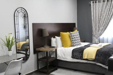 Hotel 93 On Celliers Guesthouse