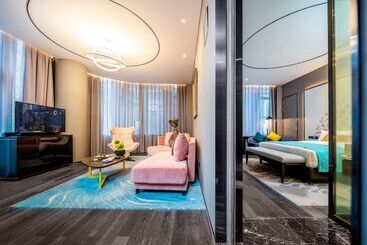 Отель Cachet Boutique Kunming Artime