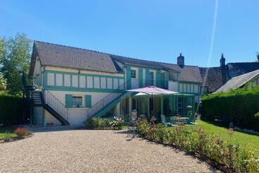 민박 L Echo Des Bois