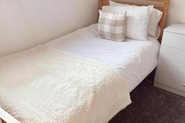 מלון דירות Budget Stay