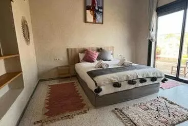 پانسیون The Ocean Surf Villa