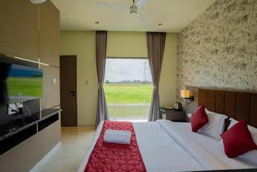 Apartmanszálloda Stay Leisurely Pavillion By The Hills, Lonavala Stadium View Rooms