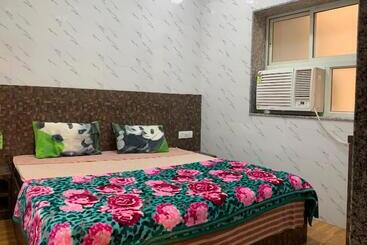 فندق Maa Gayatri Sadan