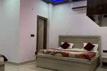 Majatalo Kunj Bihari Dham Vrindavan Burja