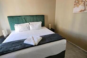 בית מלון כפרי Oceanic 88 North Beach Durban