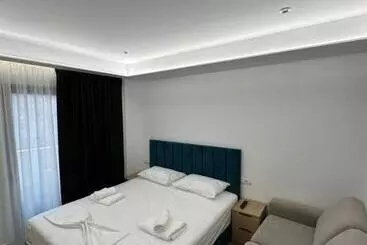 Hotel Io S Apartments