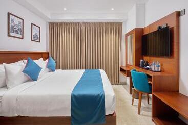 Hotel Q White Crescent