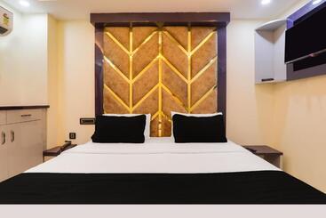 هتل Super Collection O Ghanta Ghar