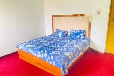Pensão Aashram Guest House &restotent