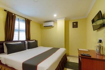 Hotel Collection O Raj Darbar Near City Centre