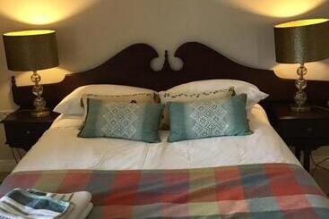 بنسيون Glenfarne House