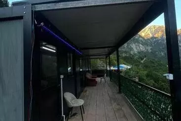 Pensionat Guest House Waterfall Theth