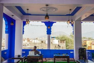 Safar Hostel Pushkar
