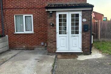 Pensió Sariyu Space Barking