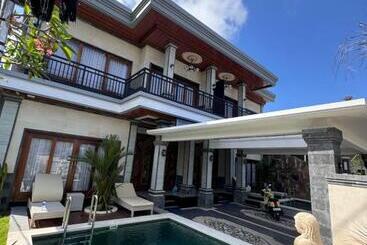 پانسیون The Wahyu Villa