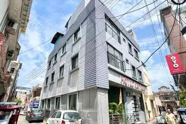 Ray Ban ! Haridwar होटल रे बन ரே பான் ஹோட்டல் Fully Air Conditioned Hotel, Lift Wifi And Parking Ava