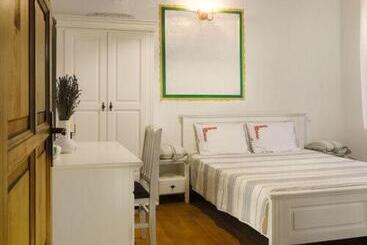 Pensjonat Casa Din Gradina Sabangia