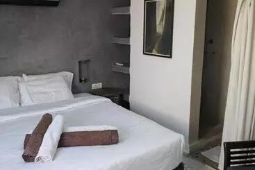 تختخواب و صبحانه Riad Royal