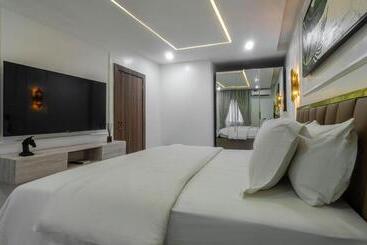 پانسیون Dd S Shortlets And Apartments