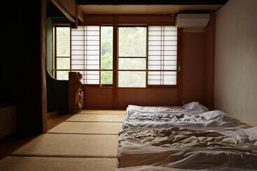 بنسيون 清津峡hostel 雪ふる宿