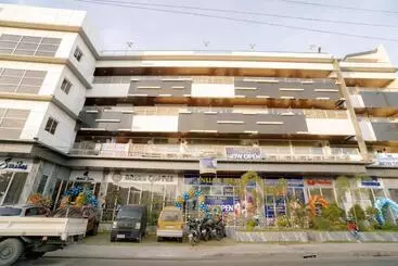 ホテル Madison Suites