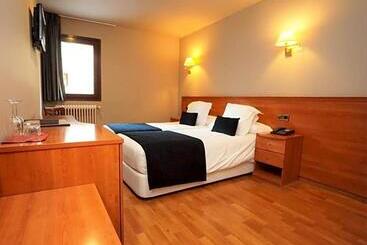 בית מלון כפרי Niunit