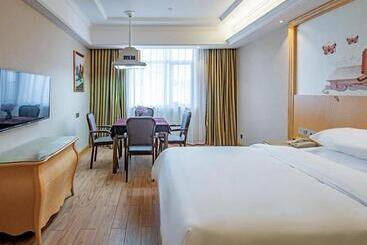 Vienna Hotel Hubei Yidu Jiefang Building