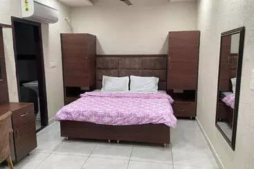 Hôtel Pop Royal Suites