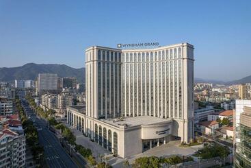 Hotel Wyndham Grand Lishui Downtown & Poetry