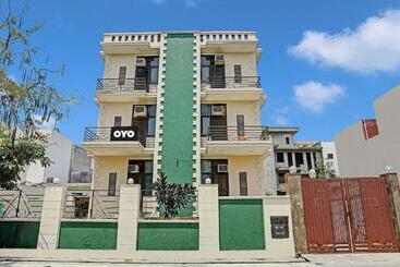 Szálloda Rising Star