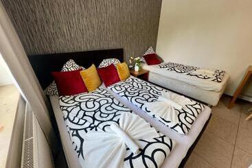 旅馆 Moji 3 Landhaus Köln