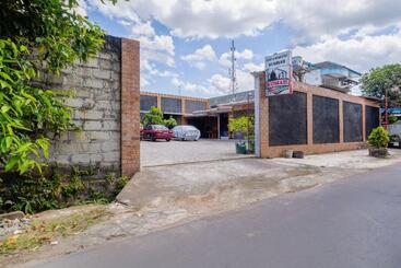 Szálloda Super Oyo 3846 Rumah Prambanan