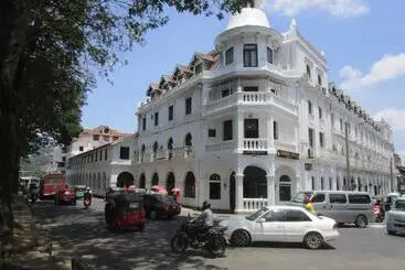 Hotell New Nethmi Villa