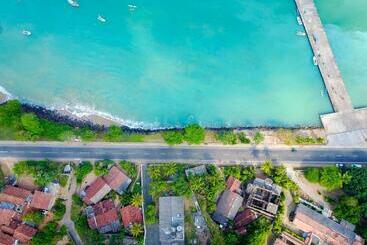 호텔 Basecamp Yoga Beach House