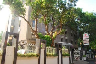 בית מלון כפרי The Adarsh