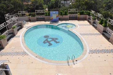 בית מלון כפרי The Adarsh