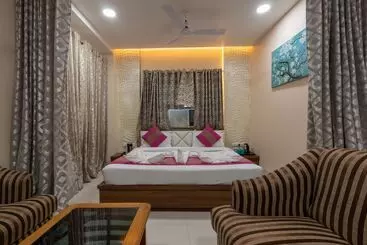 هتل Manas Continental