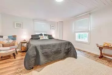 Mökkimajoitus Cabin W/ Fire Pit   7 Mi To Downtown Carrollton!