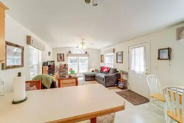 Mökkimajoitus Peaceful Entiat Home: Pets Welcome!