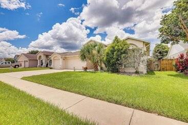 Landhus Riverview Home W/ Screened Pool ~ 1 Mi To Marina!