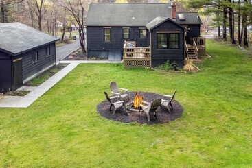 Mökkimajoitus Charcoal Chalet By Avantstay A+ Design W/ Firepit