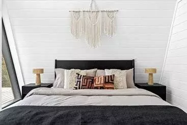 Treehouse Fredericksburg Romantic Hottub Ev