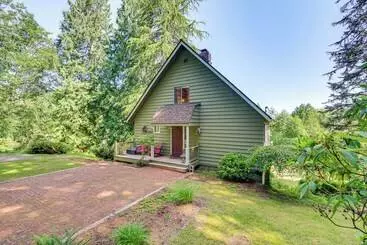 Mökkimajoitus Langley Forest Cabin W/ Grill < 2 Mi To Downtown!
