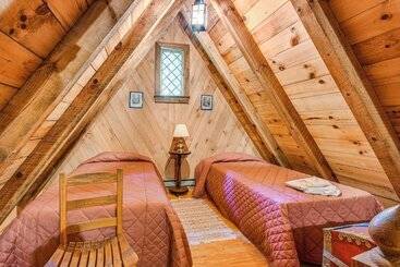 بيت ريفى Peaceful Burnsville Cabin By South Toe River!