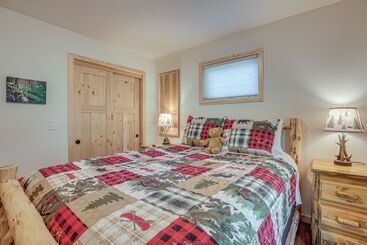 Peaceful Eagle River Cottage W/ Deck, Pets Welcome